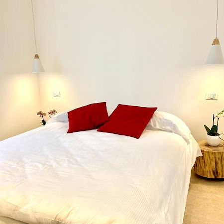 Suite Claudia Сирмионе Екстериор снимка